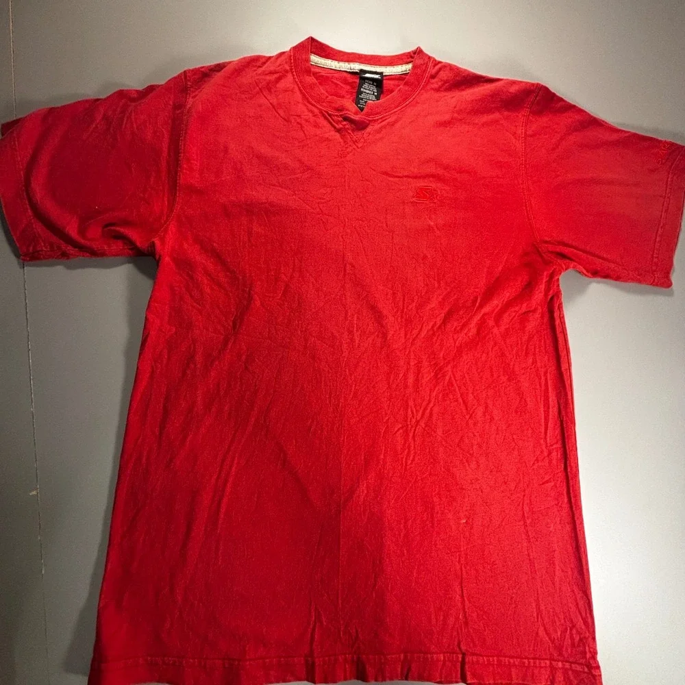 VTG Starter Mens Red Short Sleeve‎ V-Neck T-Shirt Embroidered Logo Casual Medium